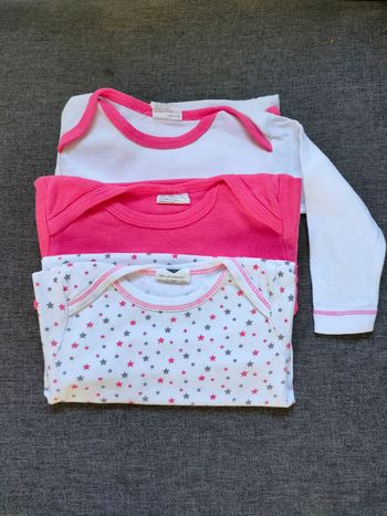 Lot de 3 bodies 12 mois