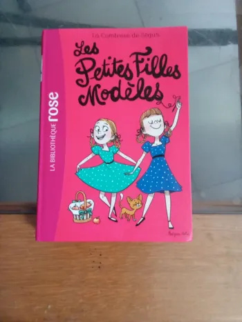 Livre les petites filles modèles