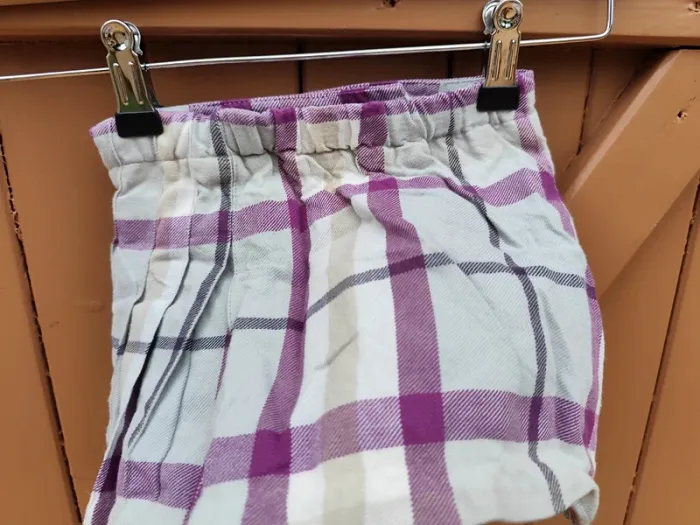 Mini jupe Burberry 2 ans - photo numéro 3