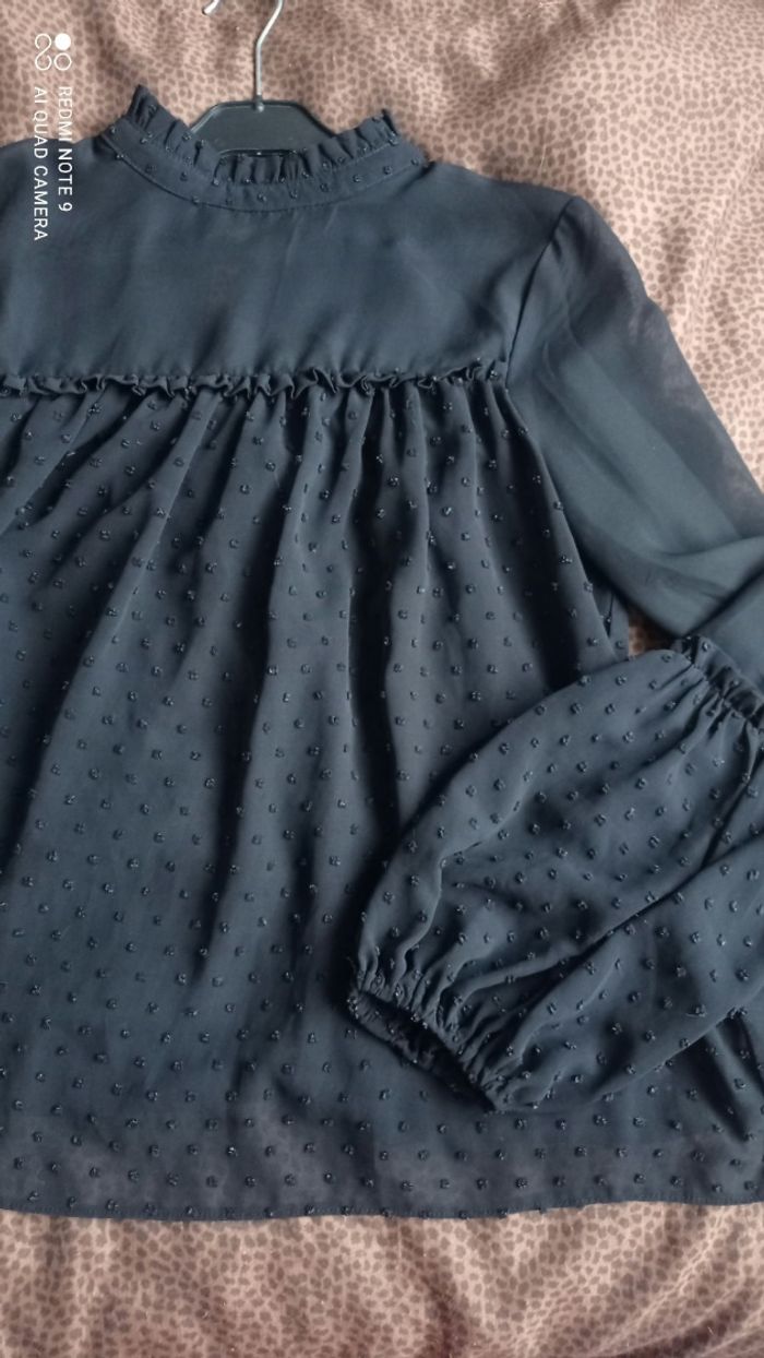 Blouse noire  en voile Asos  avec Petites broderies taille S. Excellent état ! - photo numéro 2