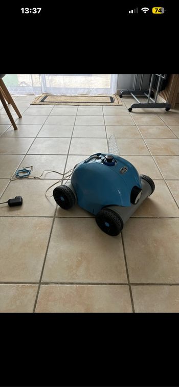 Aspirateur robot piscine Orca Osocl (238€80)