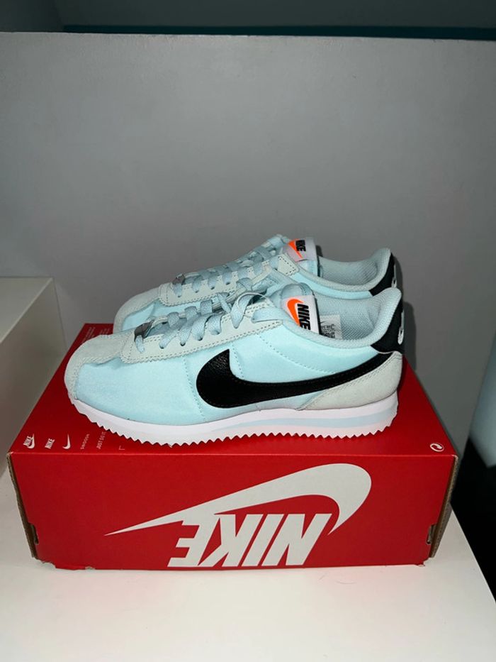 Basket Nike taille 35.5 unisex - photo numéro 3