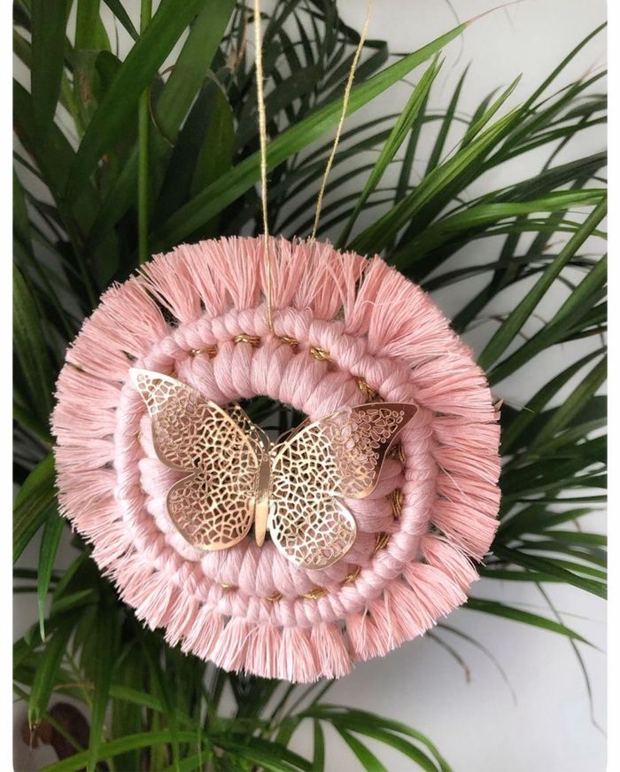 Suspension rétroviseur en macramé