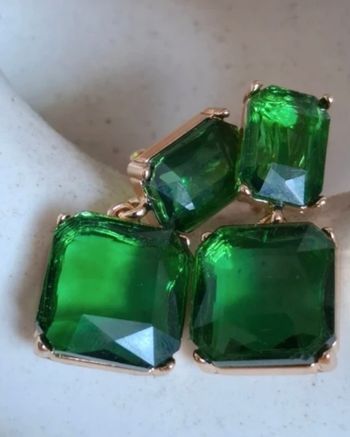 Boucle d'oreille pendante vert clips 