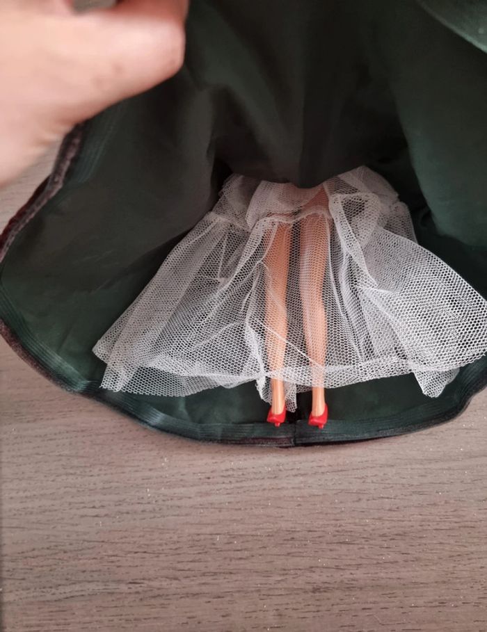 Barbie robe velour - photo numéro 4
