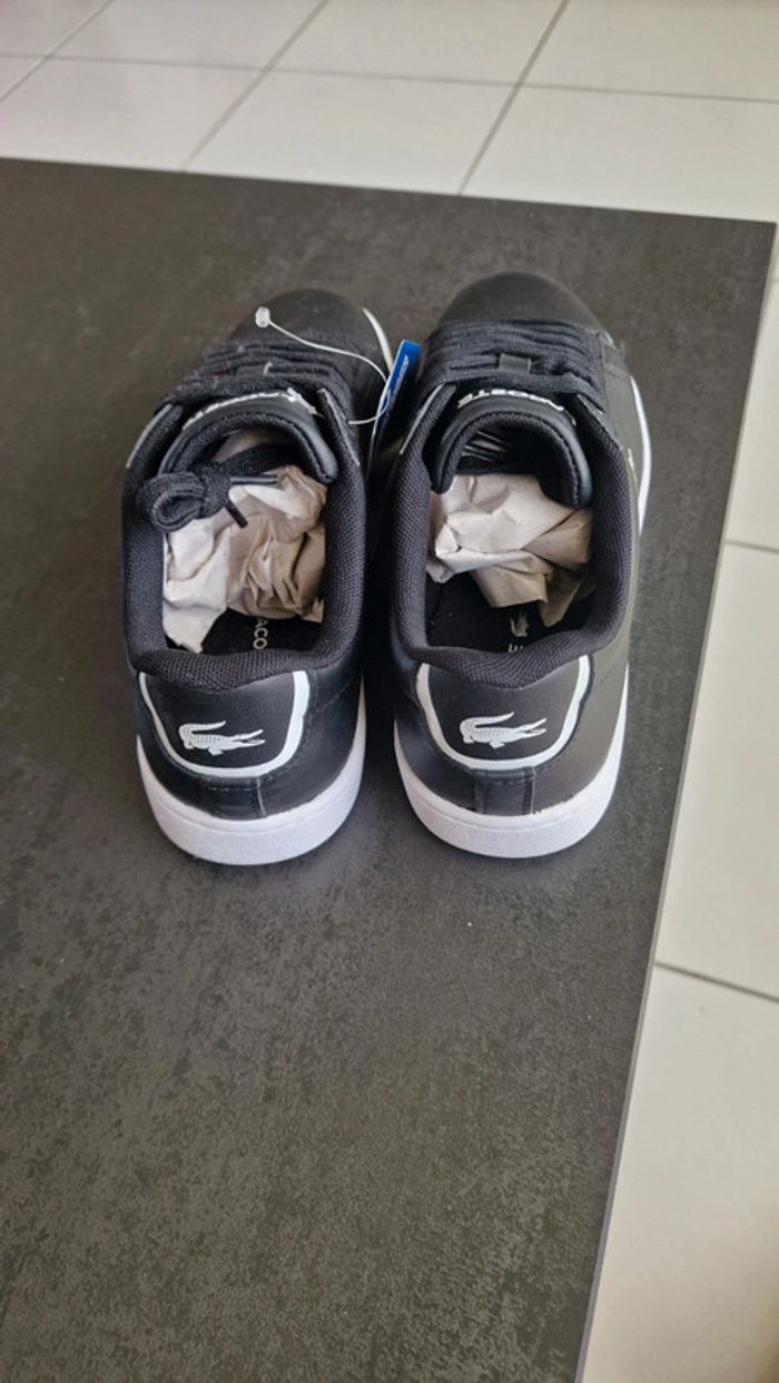Baskets Lacoste pointure 35,5 neuves avec étiquette - photo numéro 3
