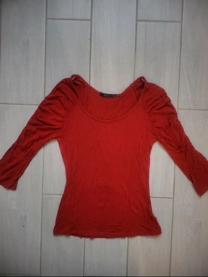 Magnifique haut manche longue rouge Mim taille 34 - photo numéro 1