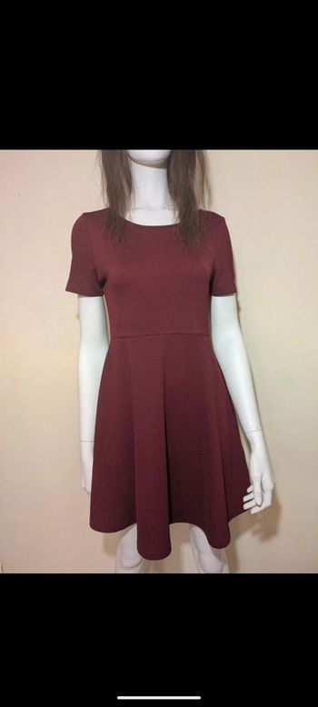 Robe rouge bordeaux ouvert dans le dos M