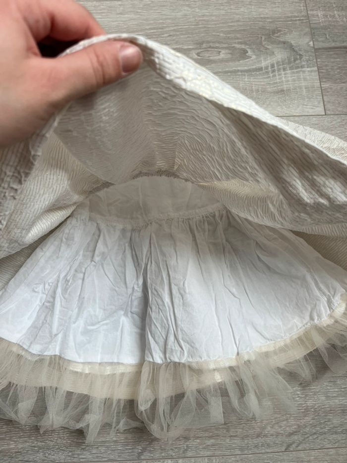 Robe cérémonie beige légèrement brillante 3-6mois - photo numéro 3