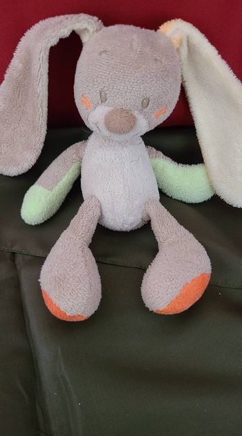 Doudou hochet lapin NATTOU grelot beige orange 16 cm