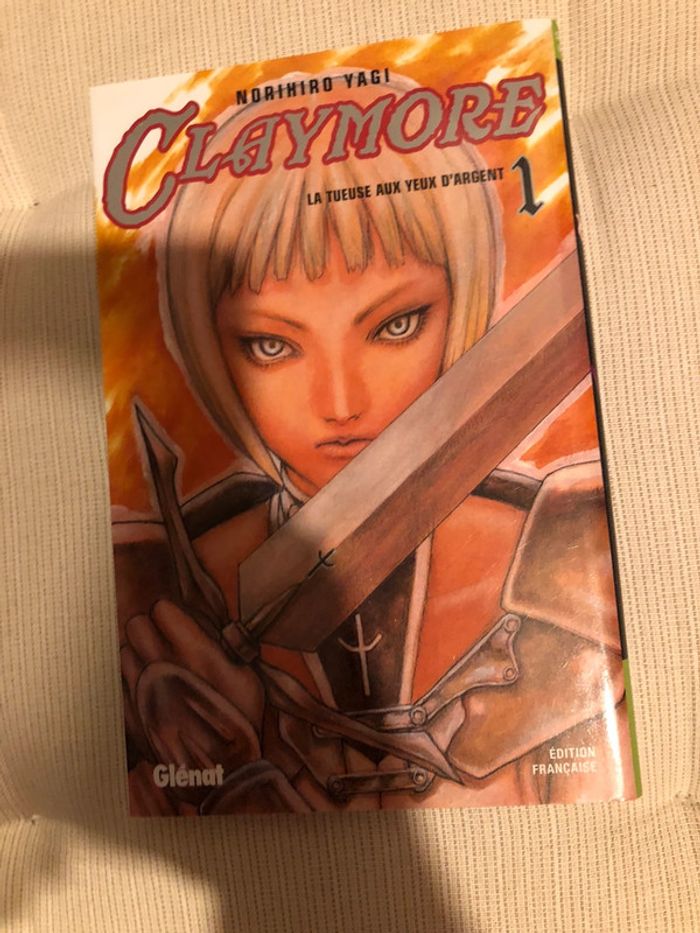 Livre manga claymore 1