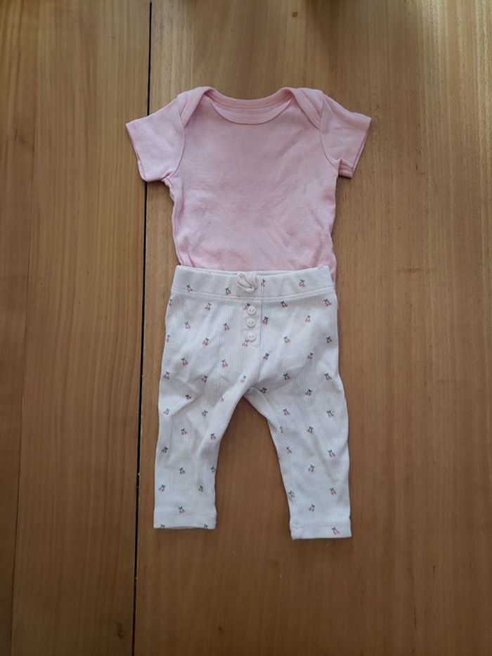 Ensemble bodie manches courtes kiabi + caleçon cerises kiabi 3 mois