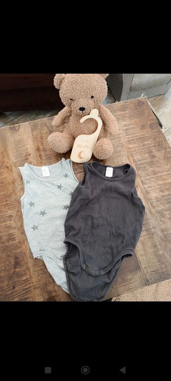 Lot deux bodies h&m 9/12 mois