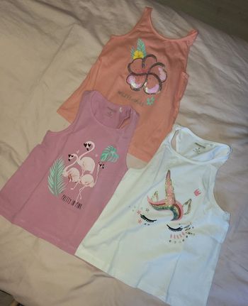 Lot 3 débardeurs 8ans