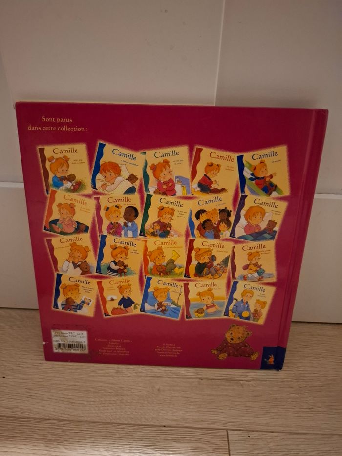 Livre Camille est amoureuse en bon état - photo numéro 2