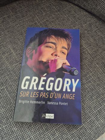 Livre Gregory Lemarchal "Sur les pas d'un ange"