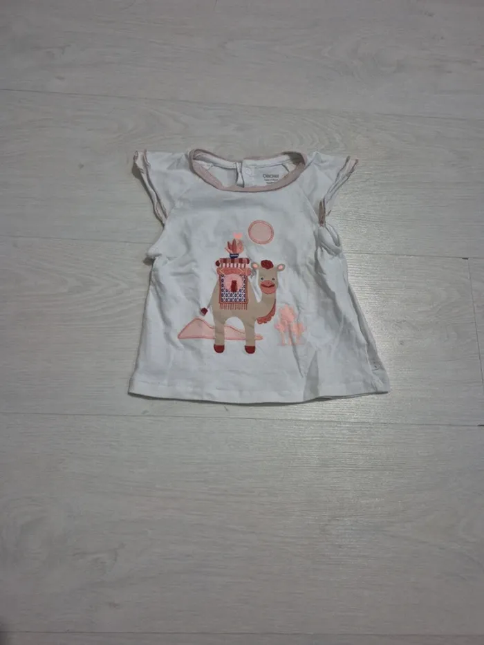 T-shirt sans manches motif chameau