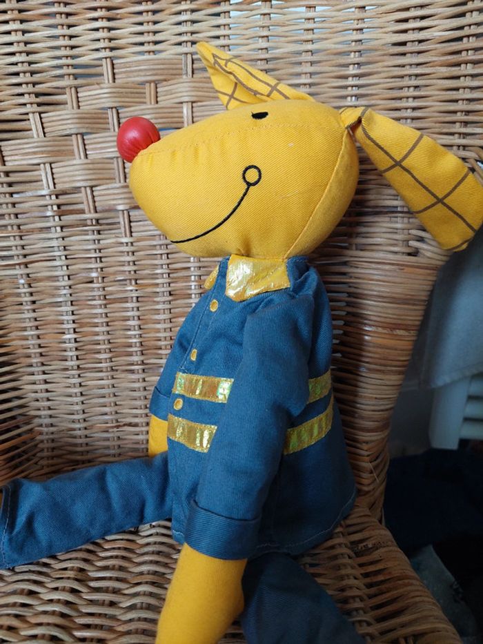 Bawi Le petit nouveau - peluche chien jaune policier - photo numéro 4