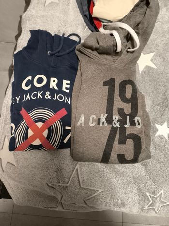 Lot de 2 sweats à capuche