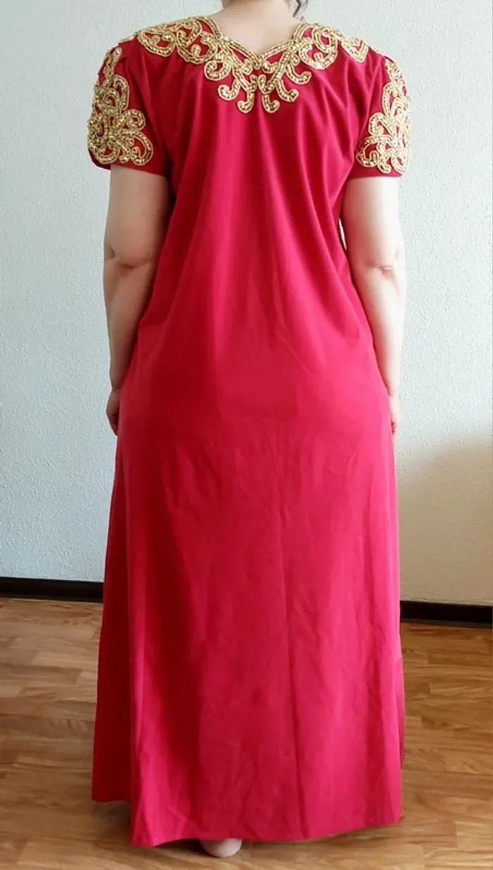 Robe de soirée traditionnelle Caftan en velours rose fuchsia broderies dorées 💖 - photo numéro 5