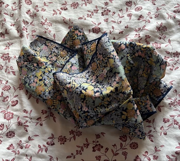 Chute de tissu imprimé à fleurs et à fruits - photo numéro 2