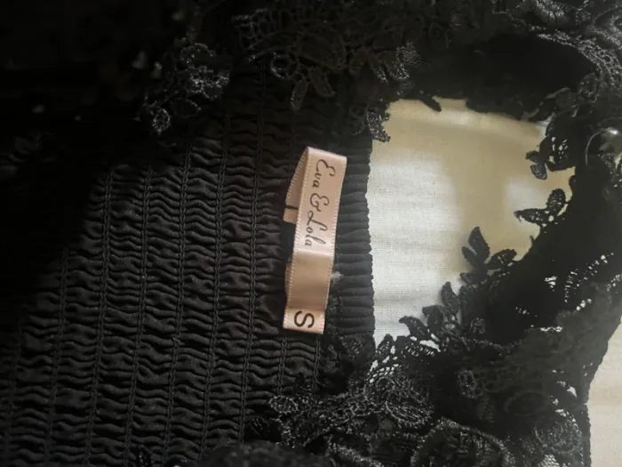 Magnifique robe de soirée noire avec perles et broderies - photo numéro 5