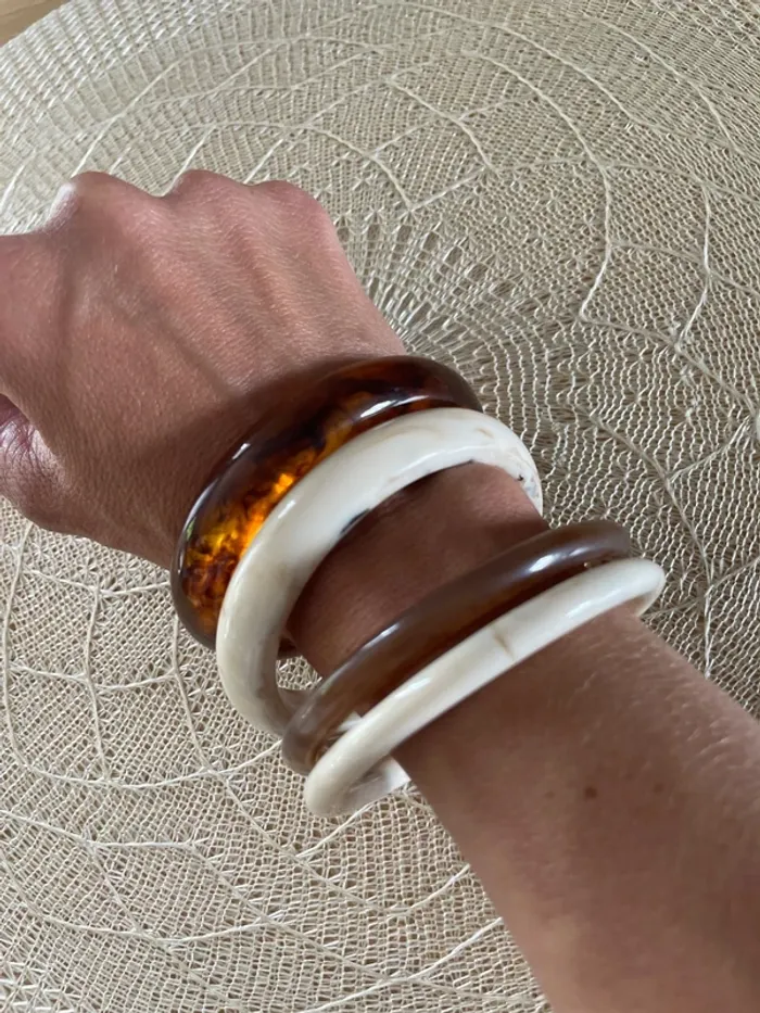 4 bracelets acrylique - photo numéro 2