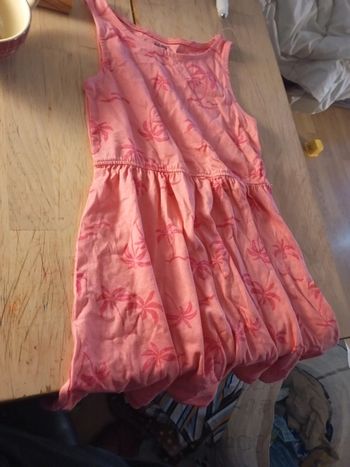 Robe état neuf t 5 ans