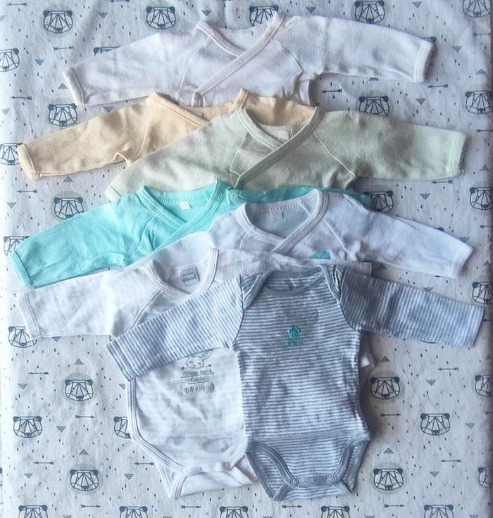 Lot de bodies ML taille 1 mois - photo numéro 2