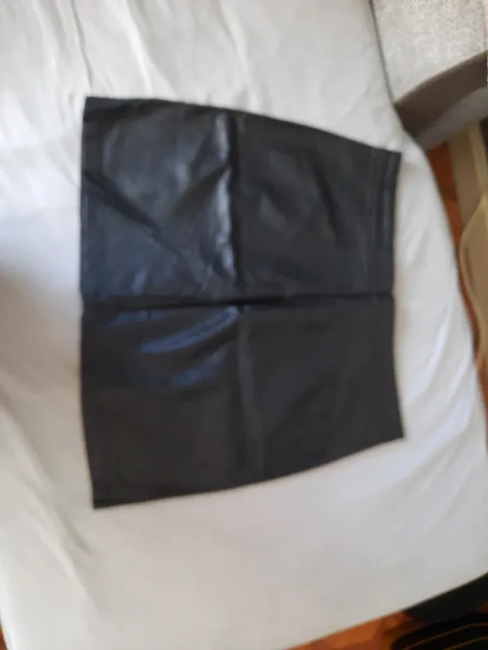 Jupe en Skaï - photo numéro 3