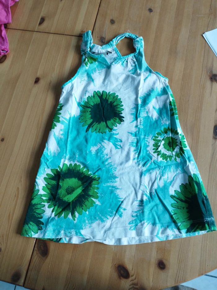 Robe bleu verte