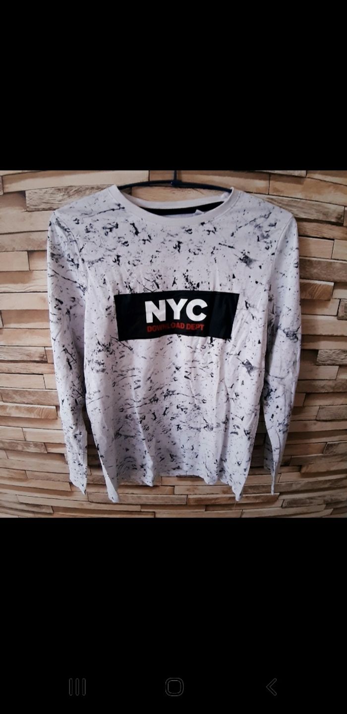 Tee shirt