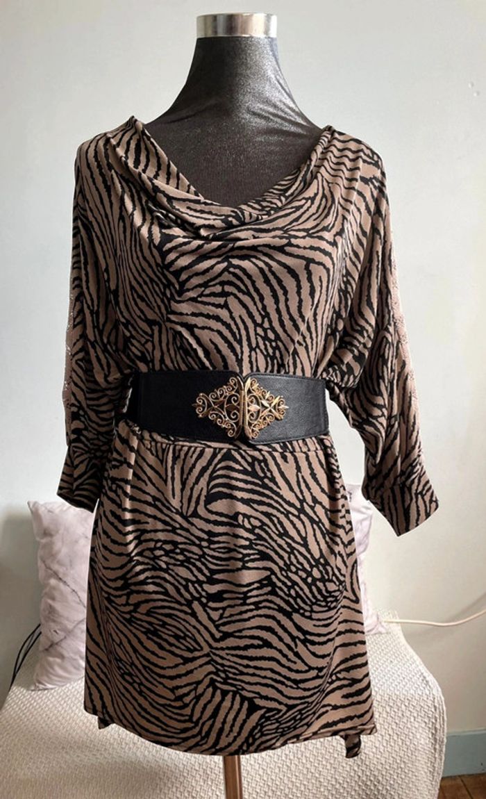 Robe légère imprimé zèbre.
