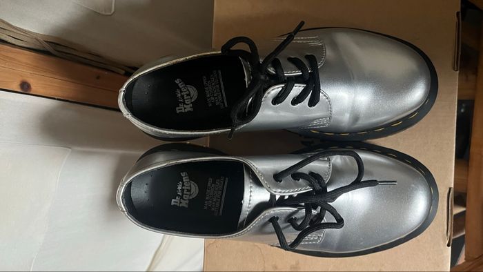 Chaussure Dr Martens 1461 Vegan argenté - photo numéro 3