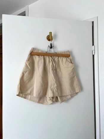 Petit short léger à taille élastique et poche acheté en Thaïlande M