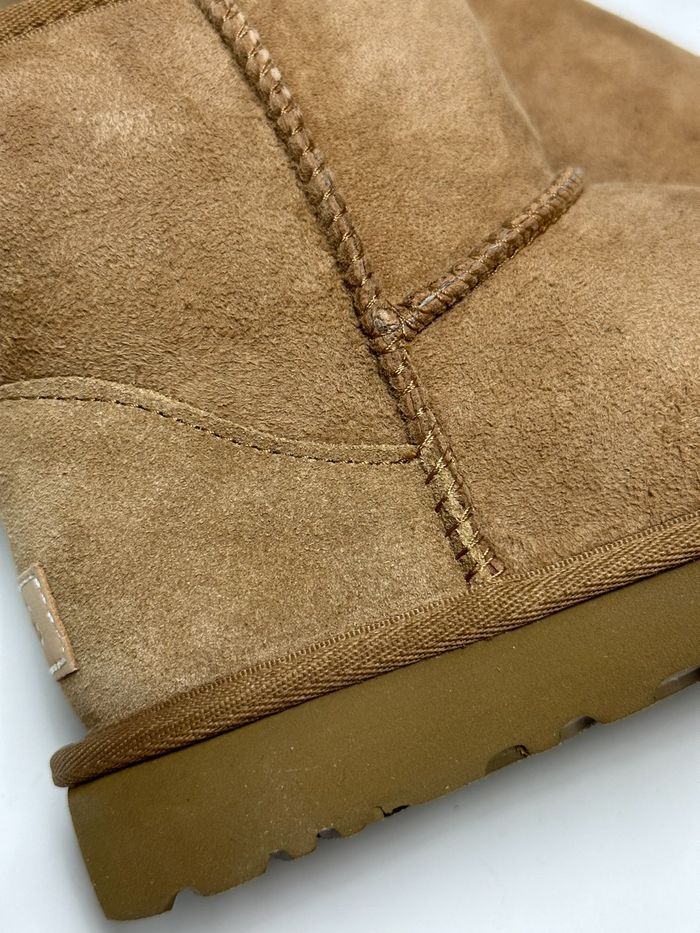 Bottes de neige courtes UGG Classic Mini en peau de mouton, chaudes, résistantes, confortables et dé - photo numéro 4