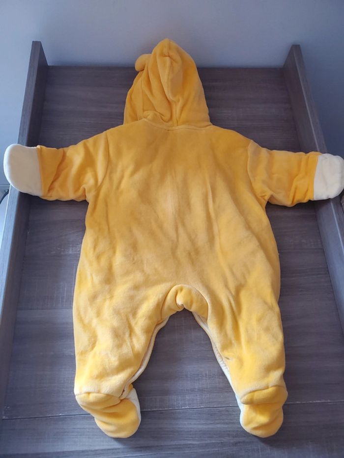 Combinaison Winnie l'Ourson 6 mois - photo numéro 2