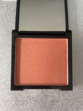Blush, neuf.