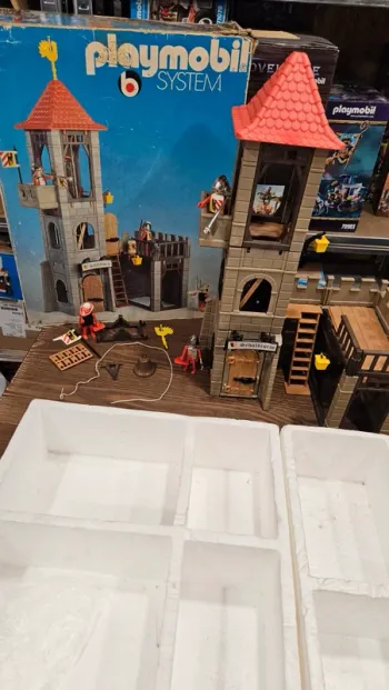 Tour médiéval avec cloche playmobil