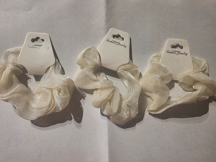 Lot Chouchous blanc brillant