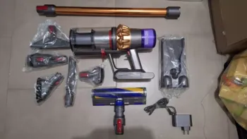 Dyson v15