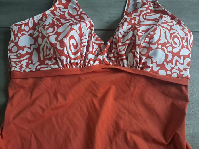 Maillot de bain 1 pièce Décathlon Taille 46 - photo numéro 5