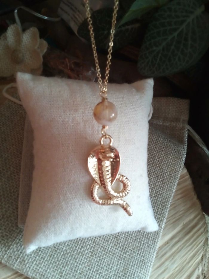 Collier serpent cobra et pierre de citrine naturelle