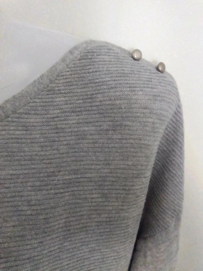 Petit pull gris S - photo numéro 2