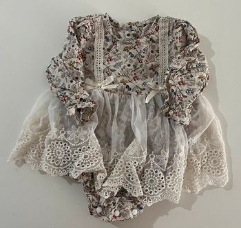 Robe body fleurie avec volants - 3/6 mois