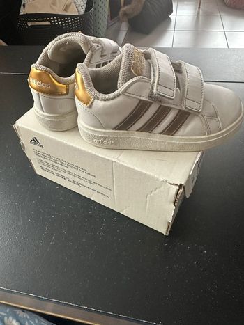 Baskets adidas Stan smith taille 22