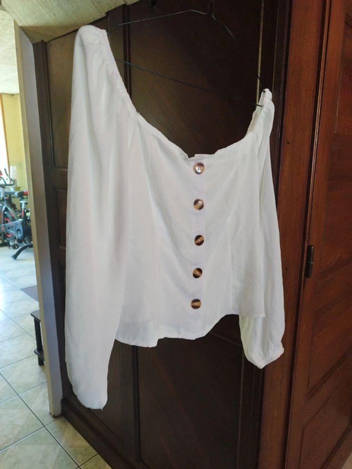 Top blanc manches ballon boutons vintage M/38 - photo numéro 3