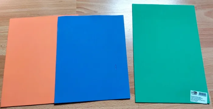 Lot de 2 feuilles mousse creasoft différentes couleurs