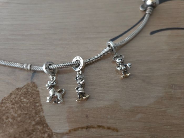Bracelet 100 ans mickey Pandora et 3 charms - photo numéro 2
