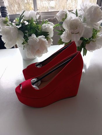Chaussures à talons compensés pointure 39 neuves
